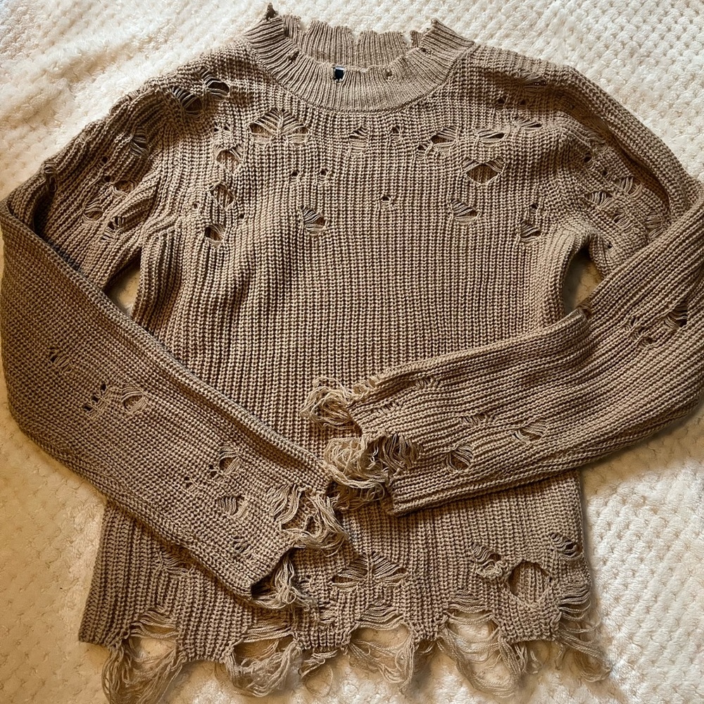 Daytrip xs destructed sweater